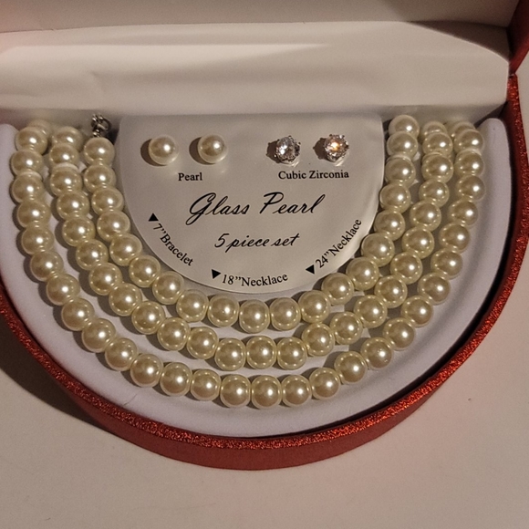 Jewelry - Picture 4 of 4